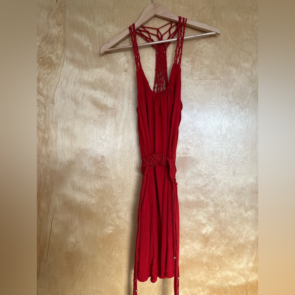 Akiko Sleeveless Midi Dress